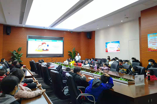 質量環(huán)保零距離！“探秘團”走進湖南廣電計量科普教育基地